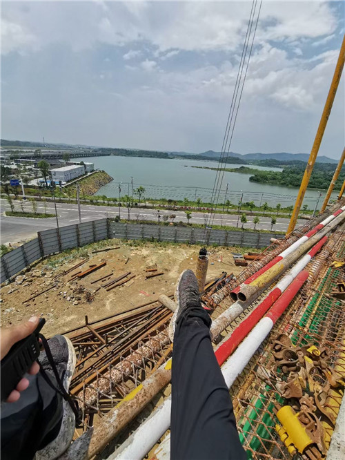 平度市作业中发生设备损坏或人员意外，责任怎么划分？